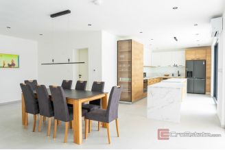 16 2013 253 Solta villa by the sea swimming pool