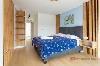 16 2013 253 Solta villa by the sea swimming pool