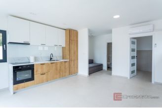 16 2013 253 Solta villa by the sea swimming pool