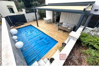 009 2035 368 Split Modern apartmwent with pool for sale