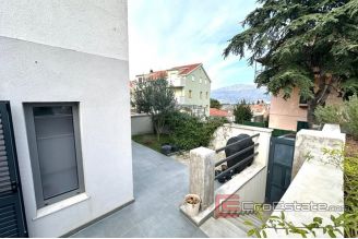 009 2035 368 Split Modern apartmwent with pool for sale