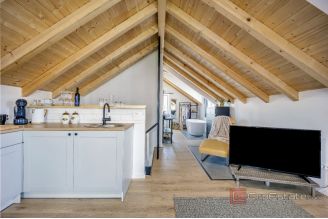 020 2060 10 Trogir Modern apartment house with six units for sale