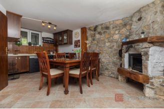 011 2049 98 Makarska House with pool and panoramic sea view for sale