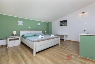 011 2049 98 Makarska House with pool and panoramic sea view for sale