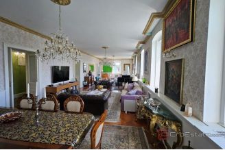 015 1021 54 Rijeka luxury spacious apartment for sale
