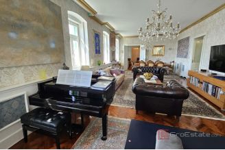015 1021 54 Rijeka luxury spacious apartment for sale