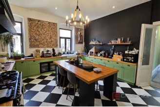 015 1021 54 Rijeka luxury spacious apartment for sale