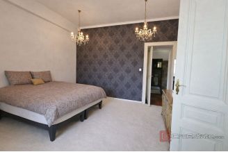 015 1021 54 Rijeka luxury spacious apartment for sale