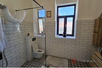 015 1021 54 Rijeka luxury spacious apartment for sale