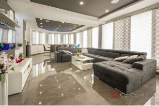 017 5502 30 imotski house with pool for sale