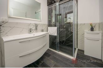 017 5502 30 imotski house with pool for sale