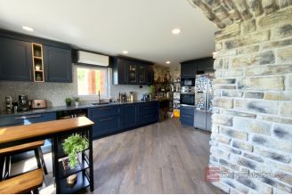 013 2049 99 House with pool and panoramic view for sale