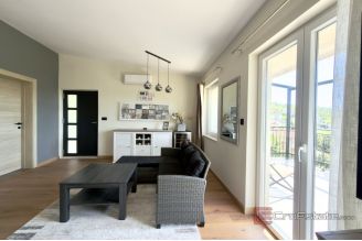 013 2049 99 House with pool and panoramic view for sale