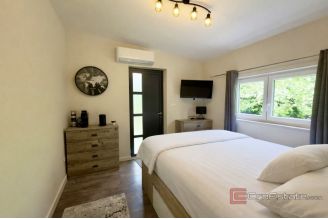 013 2049 99 House with pool and panoramic view for sale