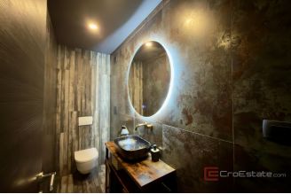 013 2049 99 House with pool and panoramic view for sale