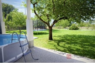 020 2060 11 Split Area Family house with yard and two seperate apartments for sale