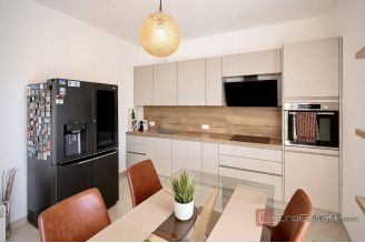 020 2060 11 Split Area Family house with yard and two seperate apartments for sale