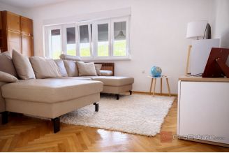 020 2060 11 Split Area Family house with yard and two seperate apartments for sale