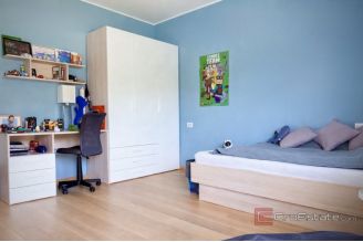 020 2060 11 Split Area Family house with yard and two seperate apartments for sale