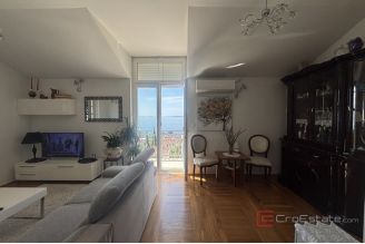 015 2035 369 Split Meje Three bedroom apartment sea view for rent