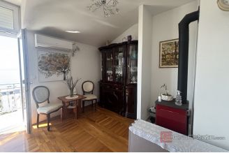 015 2035 369 Split Meje Three bedroom apartment sea view for rent