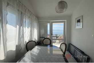 015 2035 369 Split Meje Three bedroom apartment sea view for rent