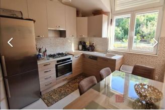 014 2035 369 Split Meje Three bedroom apartment with a sea view for rent