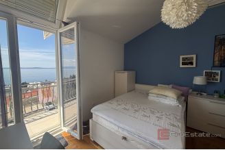 015 2035 369 Split Meje Three bedroom apartment sea view for rent