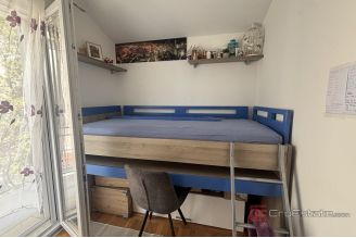 015 2035 369 Split Meje Three bedroom apartment sea view for rent