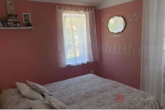 014 2035 369 Split Meje Three bedroom apartment with a sea view for rent