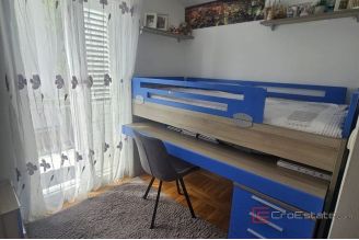 015 2035 369 Split Meje Three bedroom apartment sea view for rent