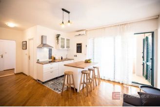 011 2043 211 Zadar Villa with heated pool and open sea view for sale