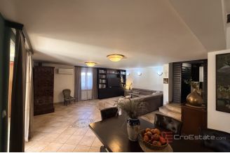 011 2043 211 Zadar Villa with heated pool and open sea view for sale