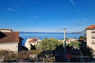 015 5503 30 Omis Four residential units in a smaller building for sale