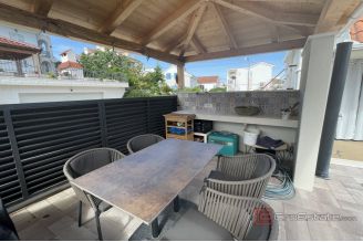 019 2035 371 Trogir Modern two bedroom apartment with a sea view for sale