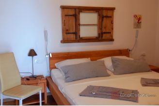 019 2035 371 Trogir Modern two bedroom apartment with a sea view for sale