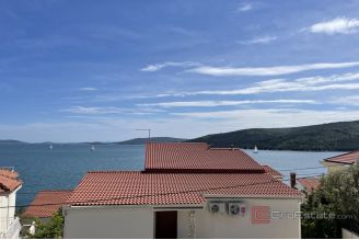 019 2035 371 Trogir Modern two bedroom apartment with a sea view for sale