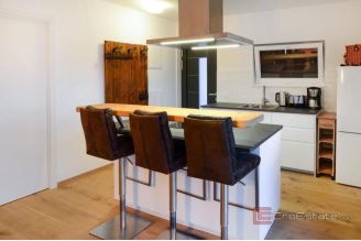 018 2035 370 Trogir modern two bedroom apartment with pool and sea view for sale