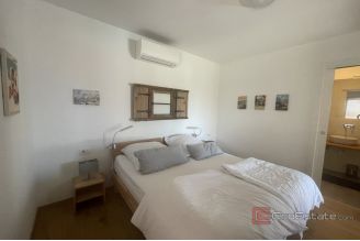 018 2035 370 Trogir modern two bedroom apartment with pool and sea view for sale
