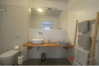 018 2035 370 Trogir modern two bedroom apartment with pool and sea view for sale