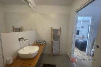 018 2035 370 Trogir modern two bedroom apartment with pool and sea view for sale