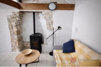 010 2060 12 Split center Stone house for sale