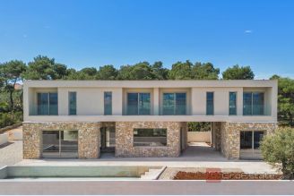 001 2022 491 Solta modern villa in a peaceful location with open sea views for sale