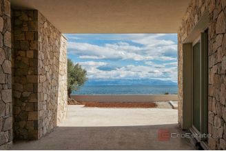 011 2022 491 Solta modern villa in a peaceful location with open sea views for sale
