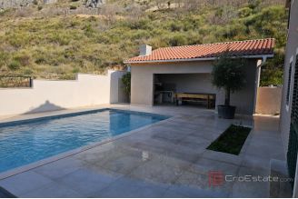 010 5506 30 Split area House with pool and a sea view for sale