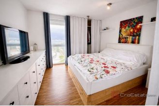 008 2060 13 Split Spinut Three bedroom apartmnet with a sea view for sale
