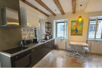 009 2056 09 Split centre charming apartment with investment potential for sale