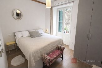 009 2056 09 Split centre charming apartment with investment potential for sale