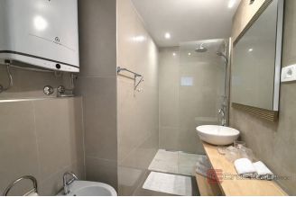 009 2056 09 Split centre charming apartment with investment potential for sale