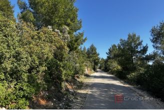 010 2052 120 Korcula Building land near the sea for sale